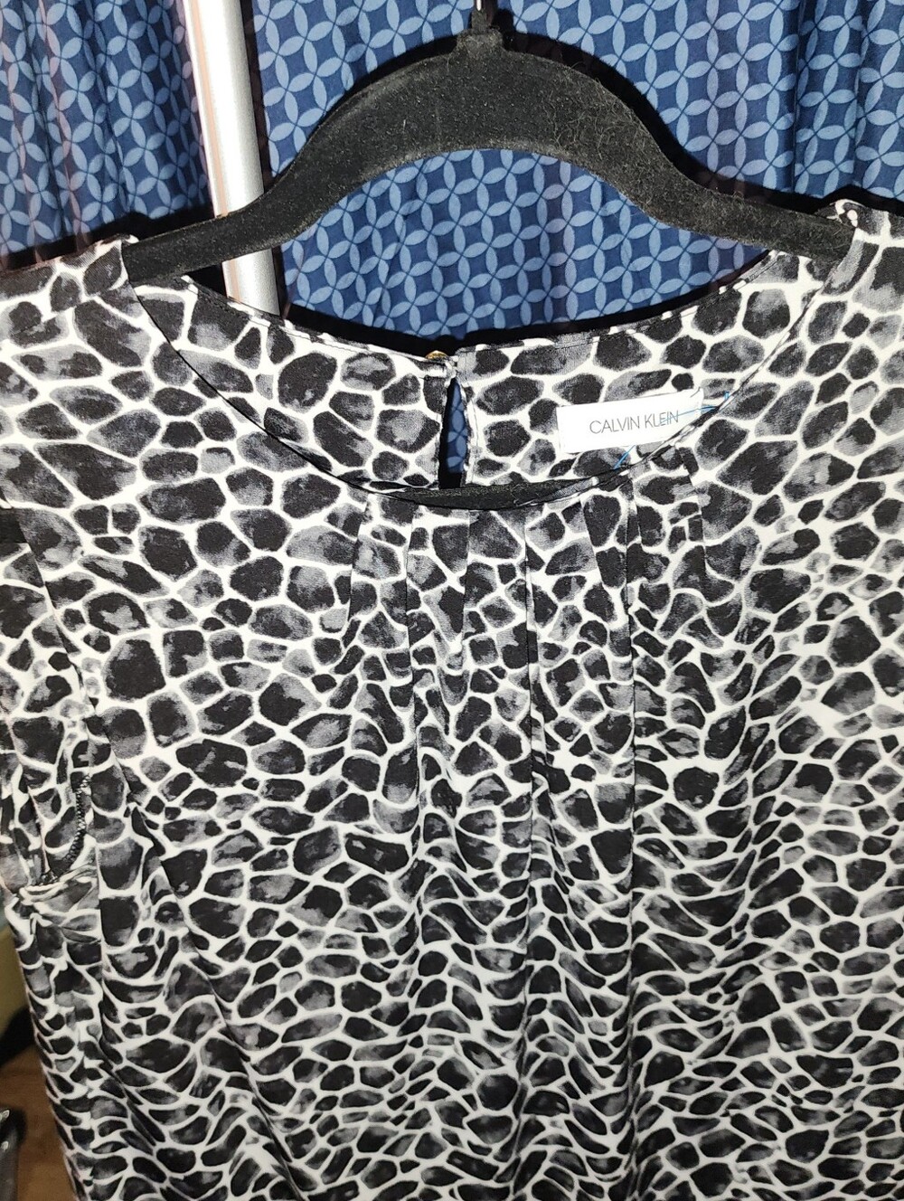 Calvin Klein Women’s M Blouse Animal Print Black White Round Neck Sleeveless